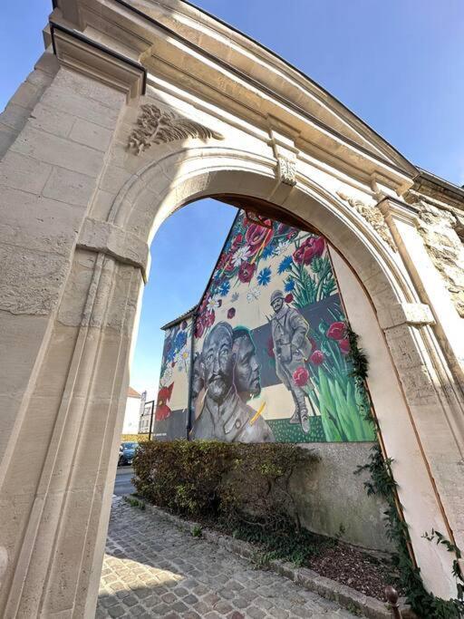 Appartement Confidentiel Laon Esterno foto