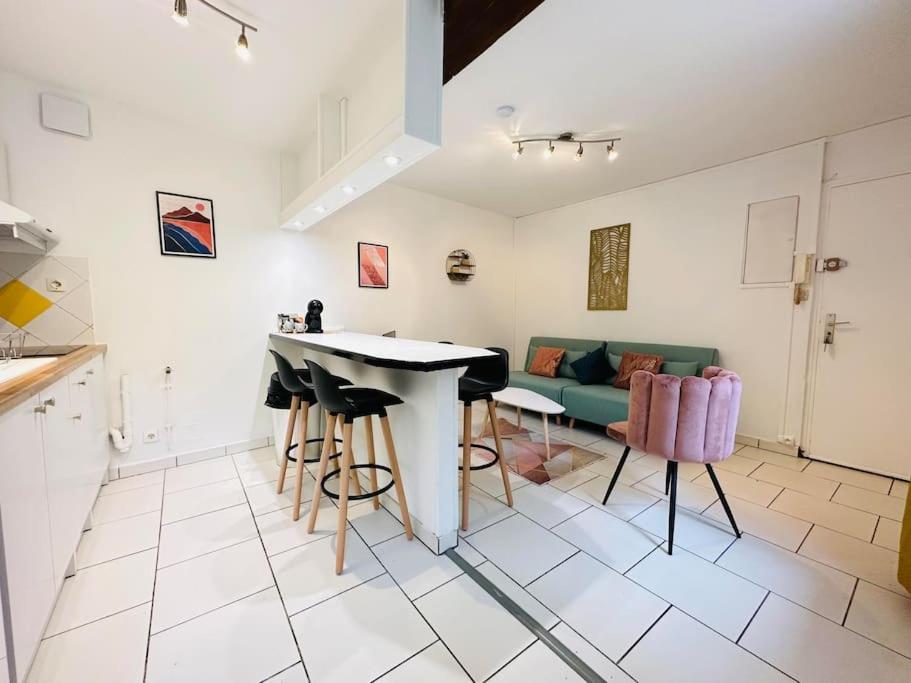 Appartement Confidentiel Laon Esterno foto