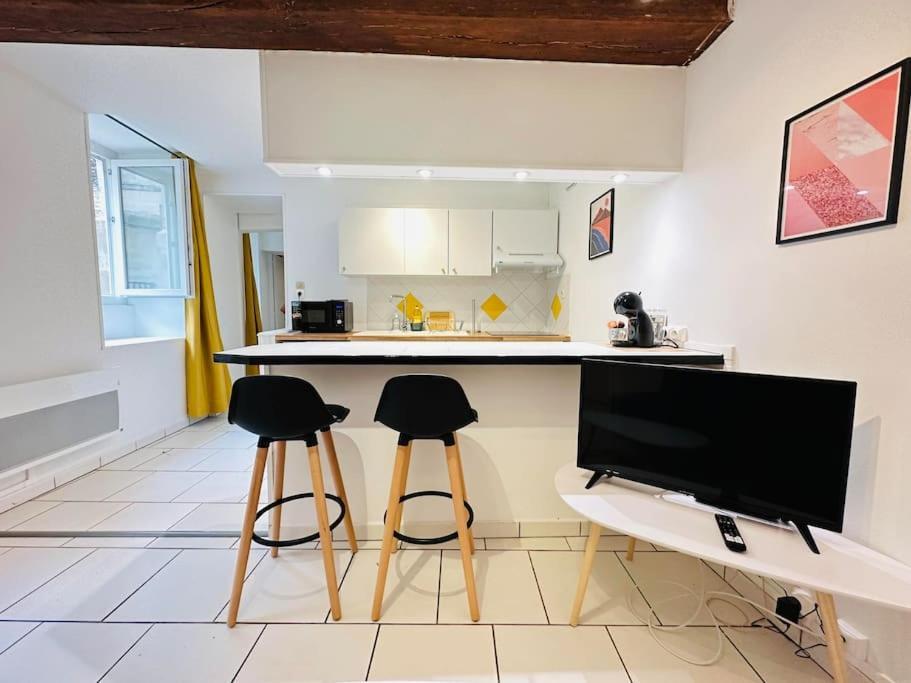 Appartement Confidentiel Laon Esterno foto