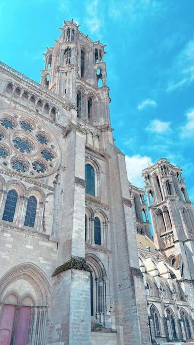 Appartement Confidentiel Laon Esterno foto
