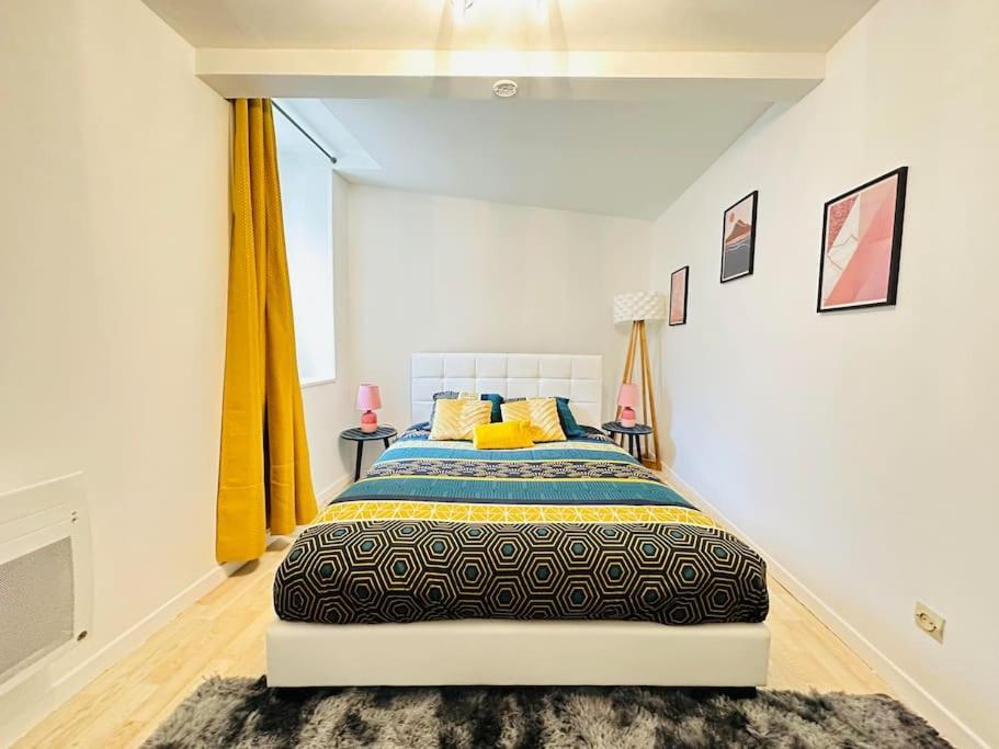 Appartement Confidentiel Laon Esterno foto